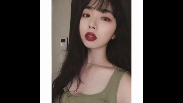 【网曝事件】小情侣网吧包间开干~被隔壁全程偷窥！刺激！精彩！