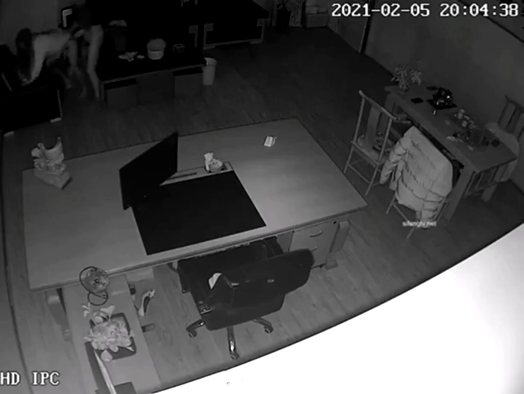 【监控爆雷！】浙江某G企老总和女员工在办公室慎入交流工作~怪不得老总办公室很大