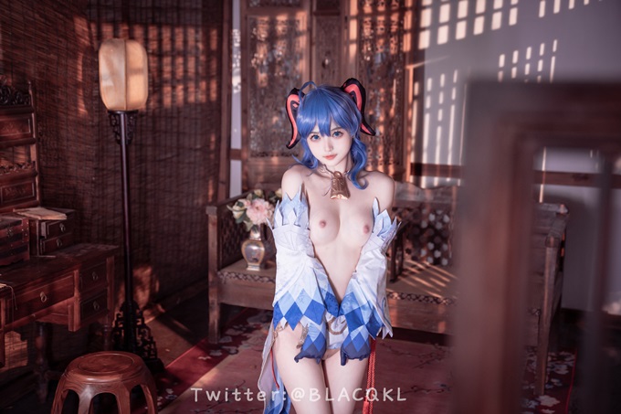 稚气萝姬 萌新推特00后露脸美少女▌白莉爱吃巧克力▌超色情Cos雷电将军 露出粉乳嫩穴尽情展示诱人娇躯