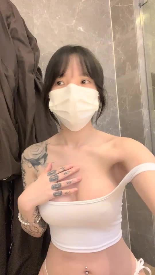 大胸学姐_奶子摇摇晃晃二月二十一号